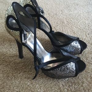 Guess Sequin Pumps Sz. 8.5
